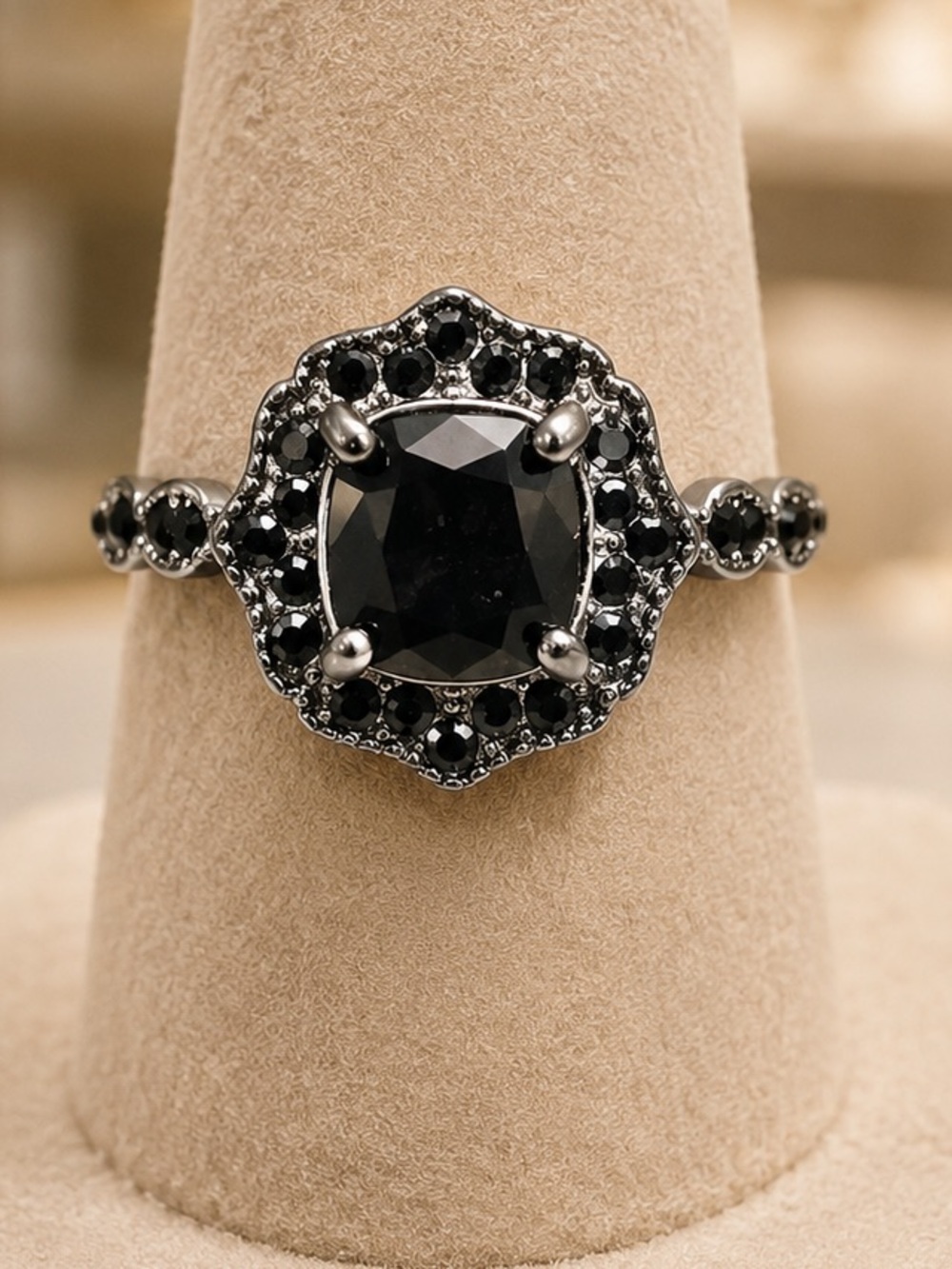 NEW! Gunmetal Black w Black Gemstones Vintage Retro Flapper-Style Cocktail Ring